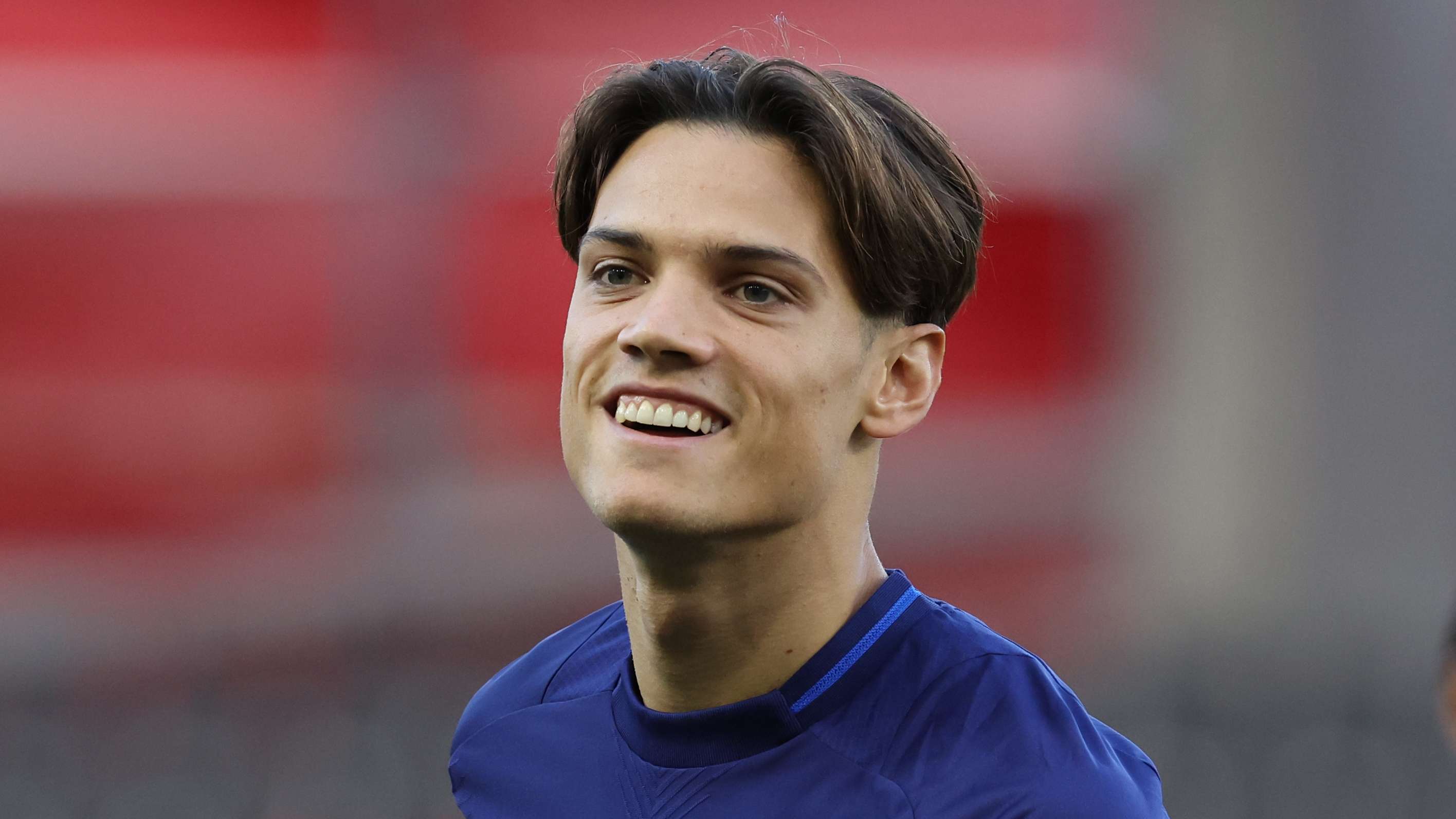 不断鼓舞着 不断鼓舞着